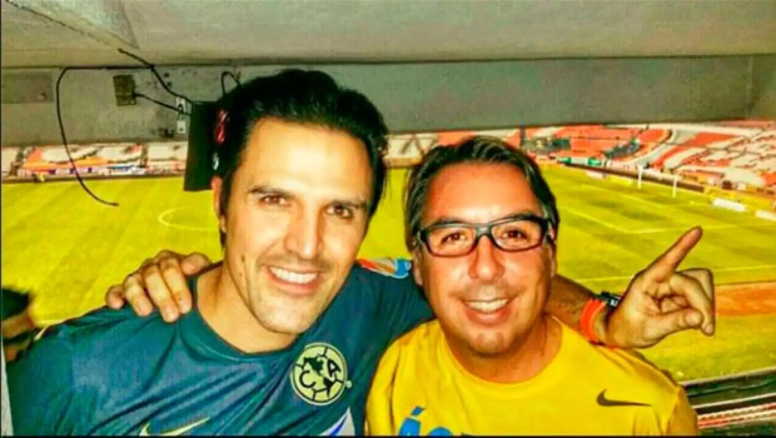 Billy Rovzar junto a Emilio Azcárraga.