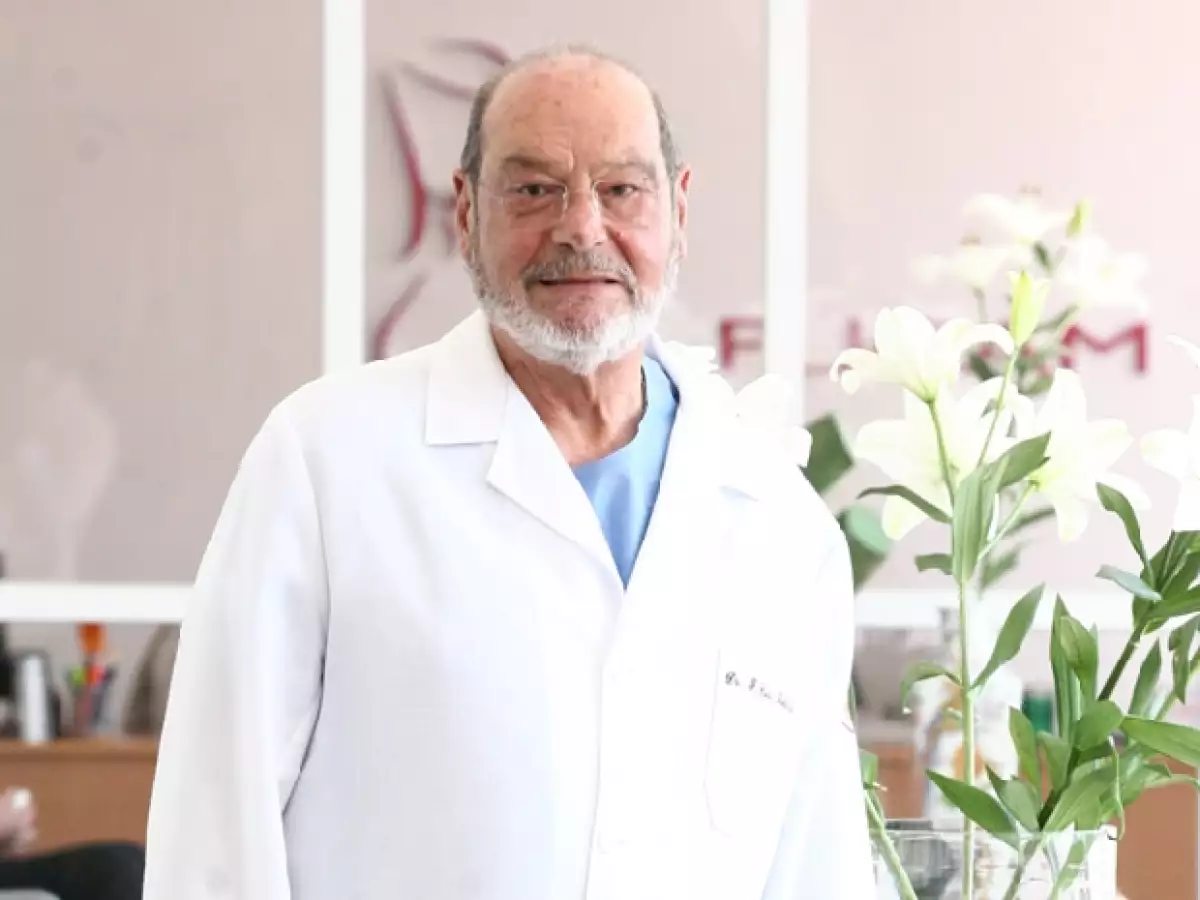 El presidente ejecutivo de esta fundación que ayudan a mujeres que padecen cáncer de mama, nos cuenta sus experiencias como cabeza de esta institución.
