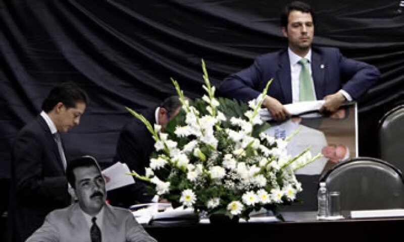Presuntamente el reptil salió de las flores colocadas en el Pleno por el PRD. (Foto: Cuartoscuro)