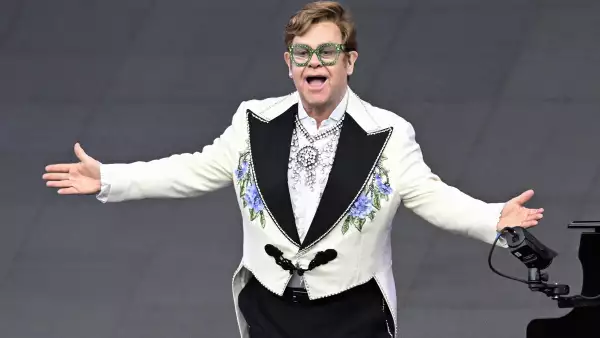elton-john-casa-blanca