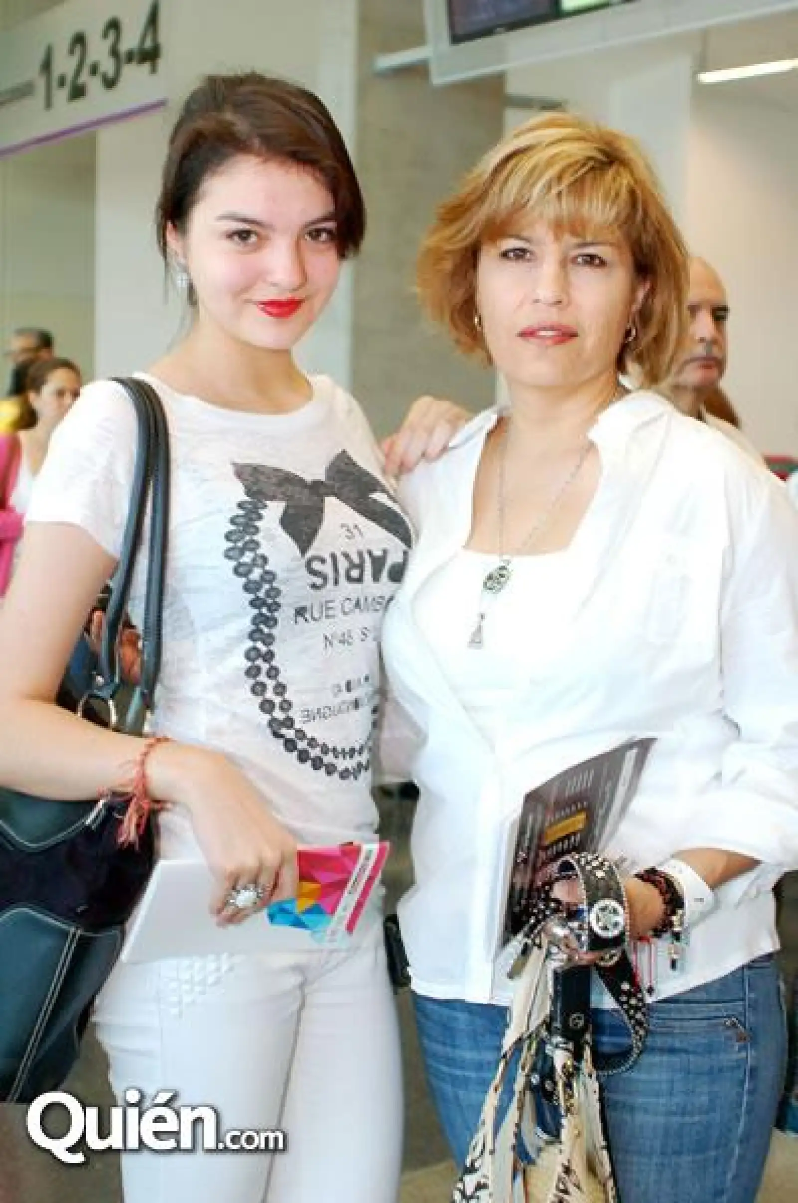 Itzel Vives y Cecilia Lo%u0301pez