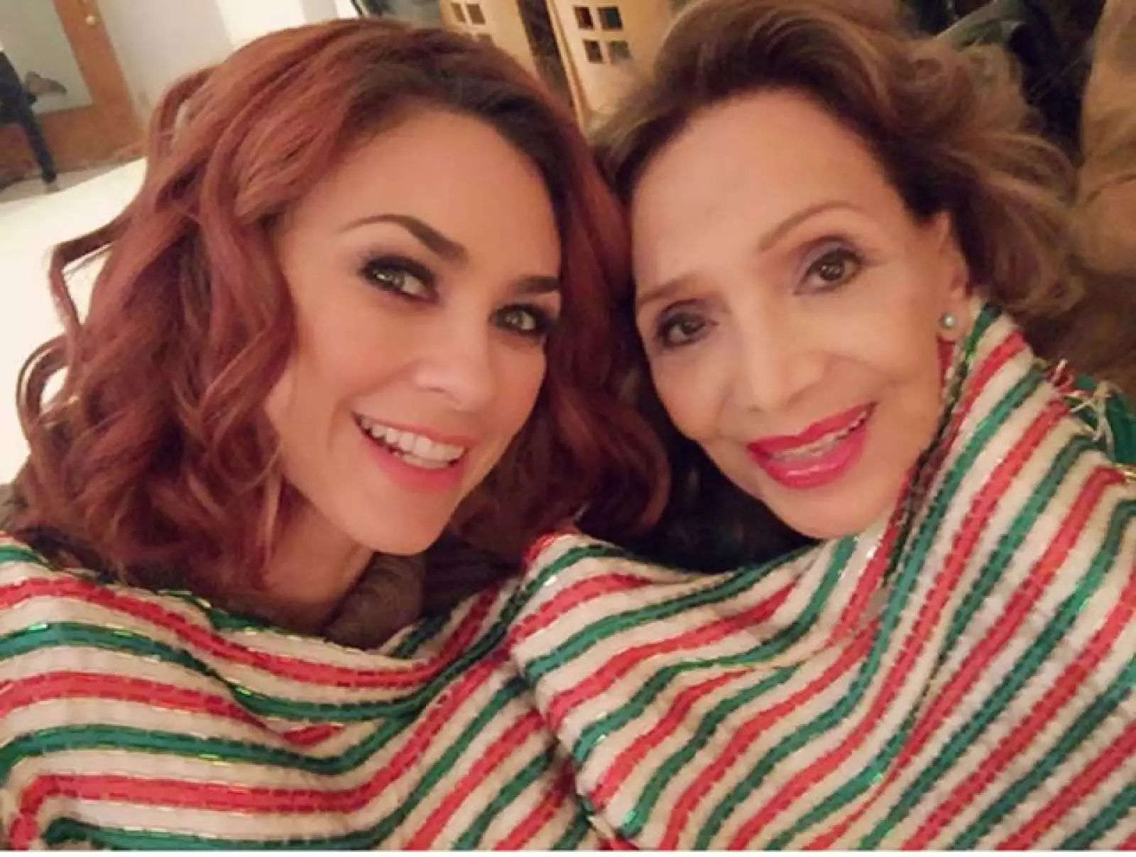 Aracely Arámbula y María Victoria festejaron juntas a nuestro país.