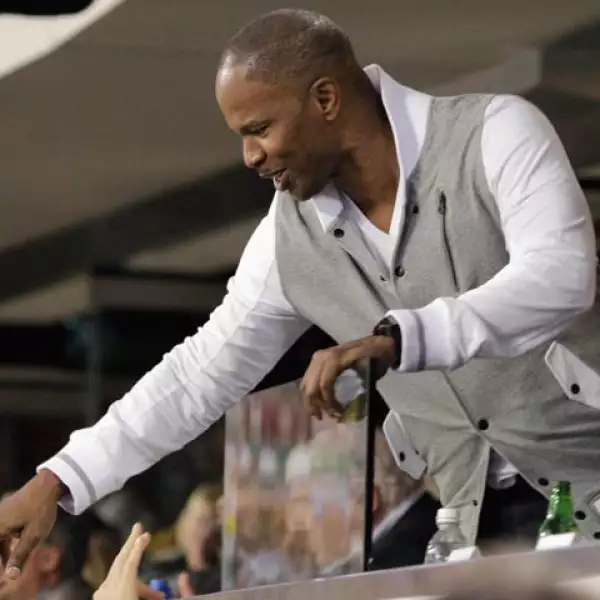 Jamie Foxx se dio tiempo para atender a sus fans.