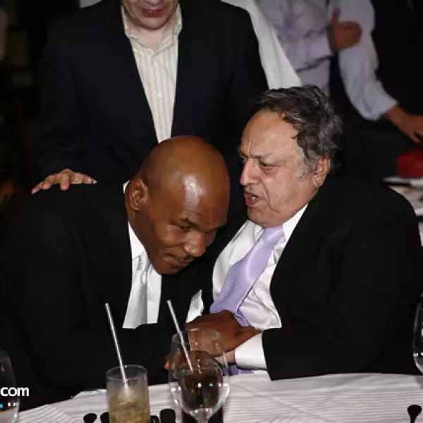 Mike Tyson y José Sulaimán