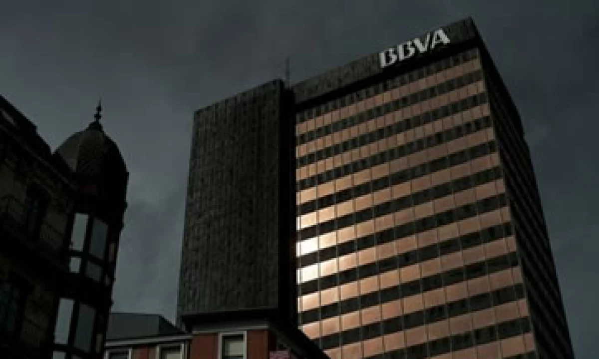 La presión sobre la banca española aumentó luego de que Moody’s rebajara a 16 entidades. (Foto: Reuters)