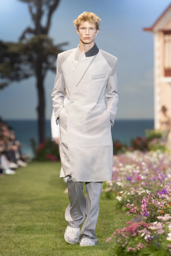 This is Dior's proposal for 2023