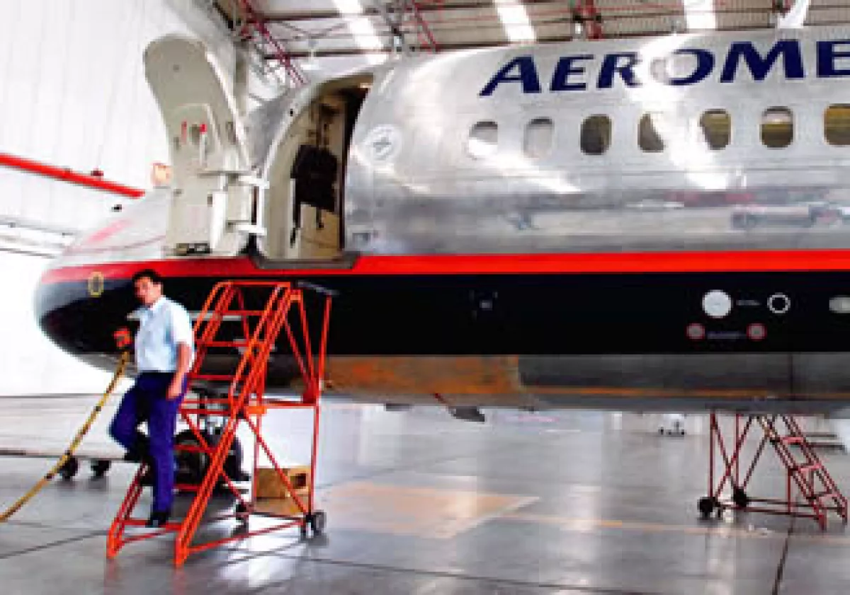 El costo de nómina representa 34% del total de los gastos de Aeroméxico y Mexicana, según datos de las propias firmas; para sus competidores en Latinoamérica es de 15%. (Foto: Susana González)