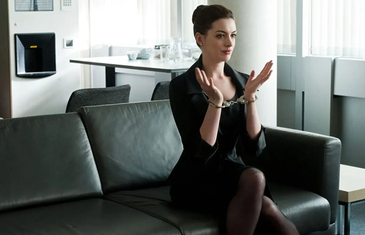 Anne-Hathaway--Christopher-Nolan