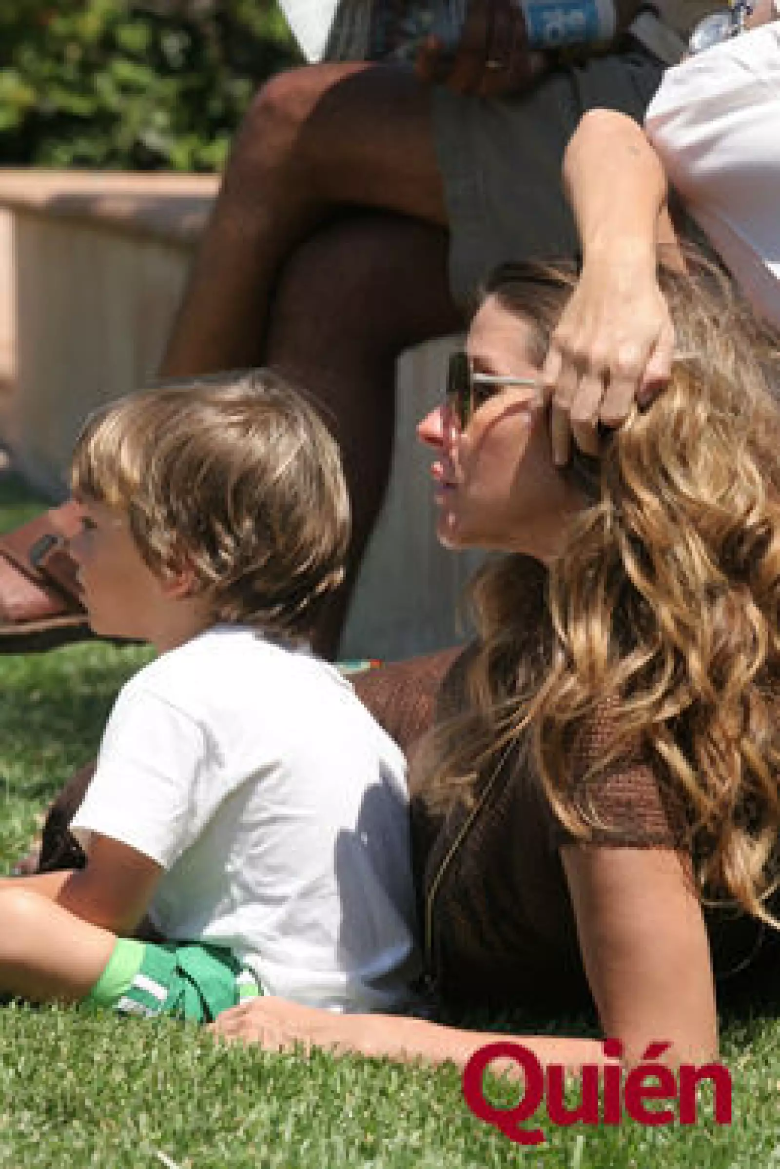 Issabela Camil, Rodrigo Zavala Camil