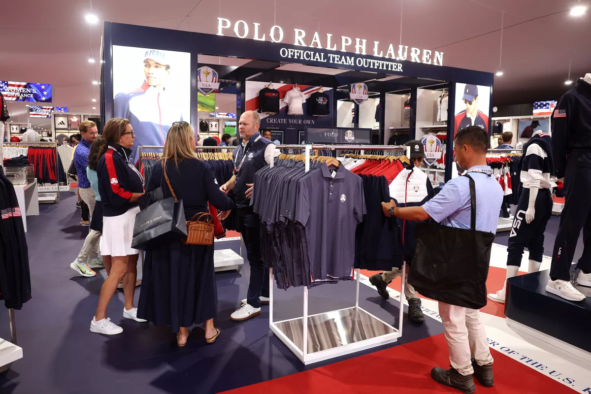Ask Ralph está diseñado para hacer a los clientes sentir la misma conexión que tendrían con un asistente de compras en una tienda física.