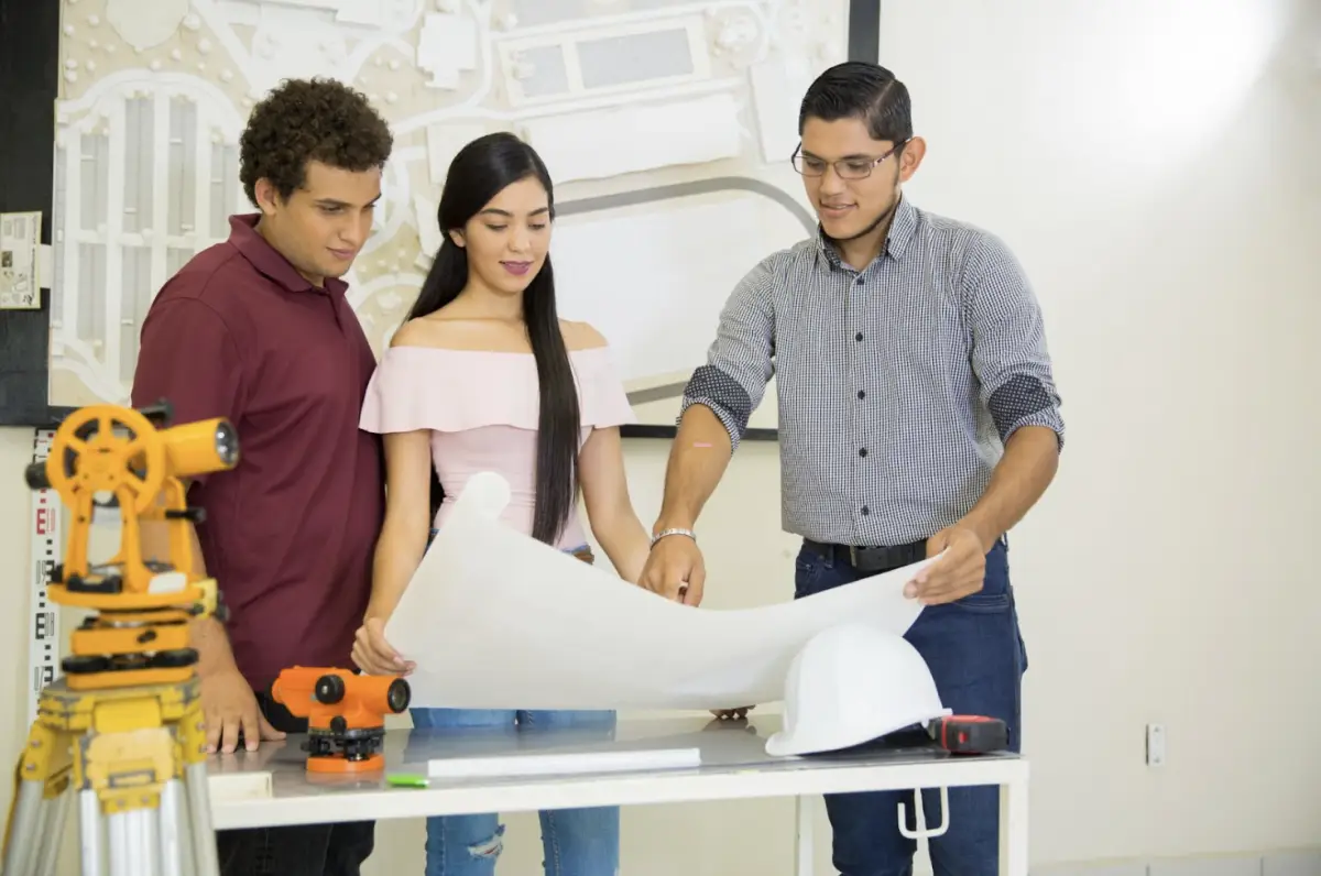 Alumnos de la Universidad del Valle de Atemajac (UNIVA)