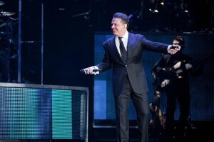 `The hits tour 2013´se caracterizó por un Luis Miguel complaciente y dinámico con su público.