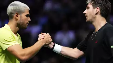 Alcaraz cae en su estreno en el Masters 1000 de París