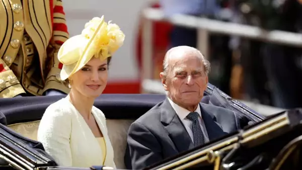 Reina Letizia de España y el duque de Edimburgo