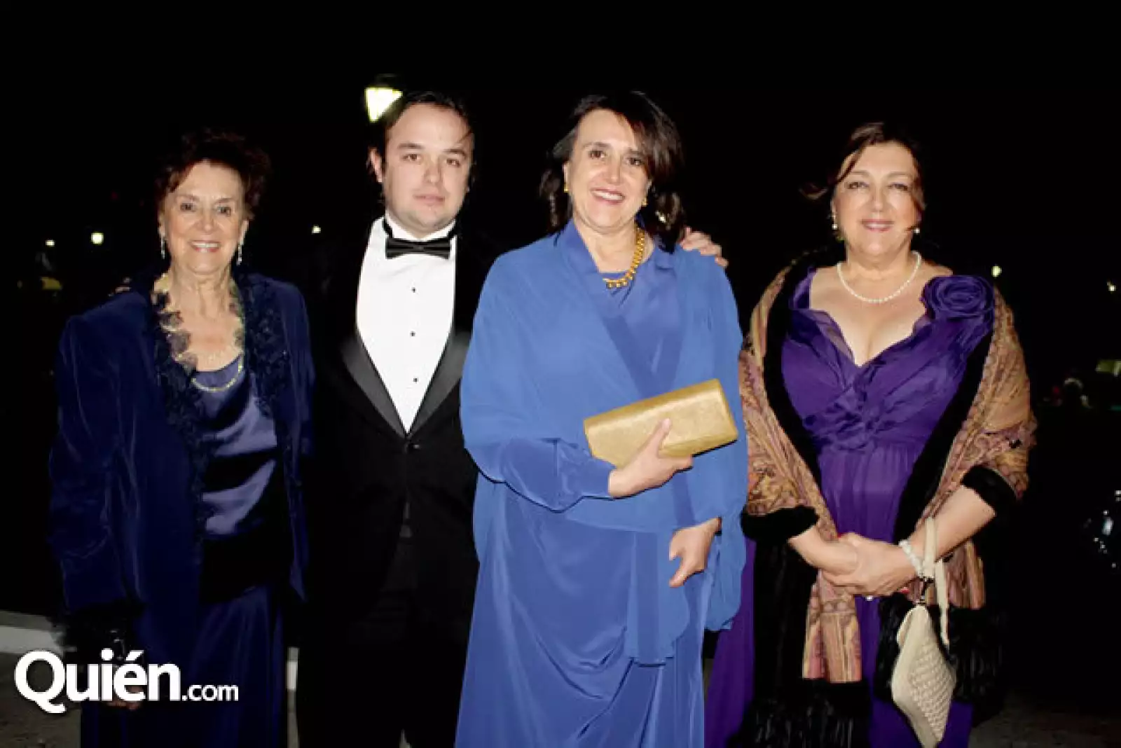 María Esther Castilla de Torres, Arturo López, Rebeca Torres y Gabriela Torres