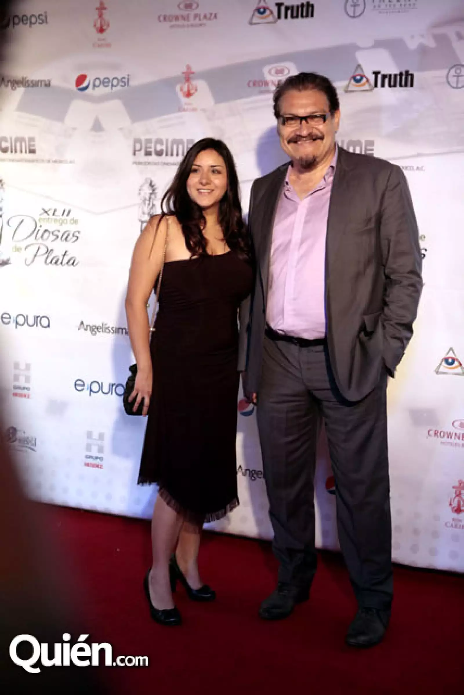 Sheyla Flores, Joaquín Cosío