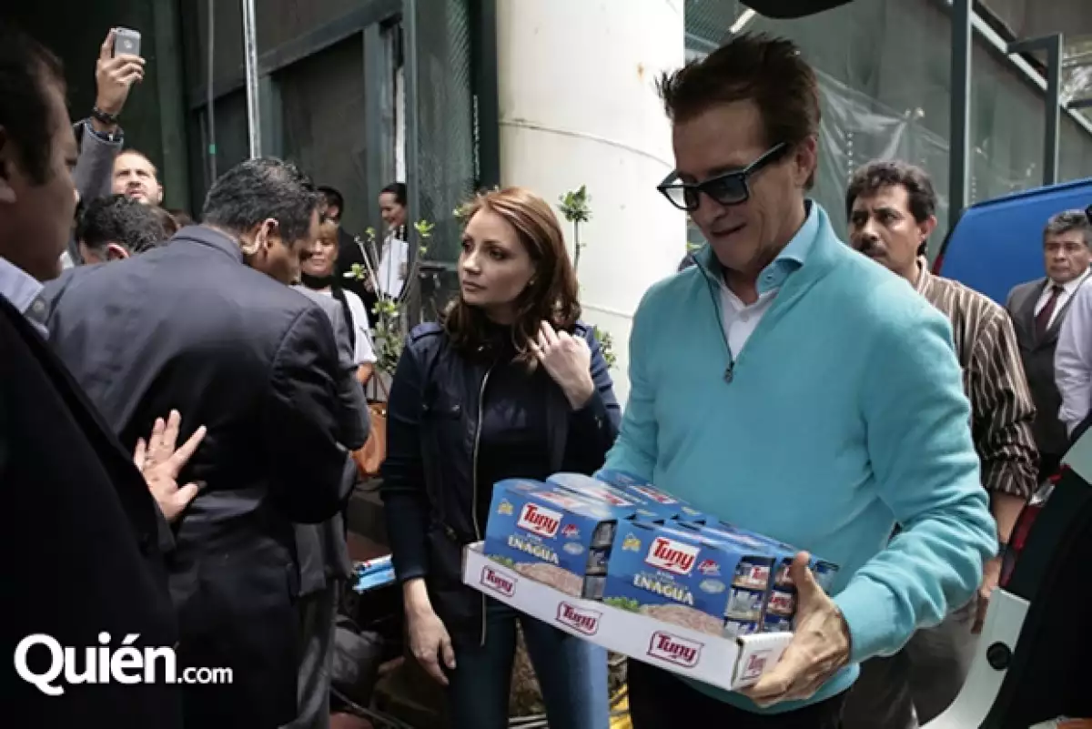 Emmanuel acudió al centro de acopio.