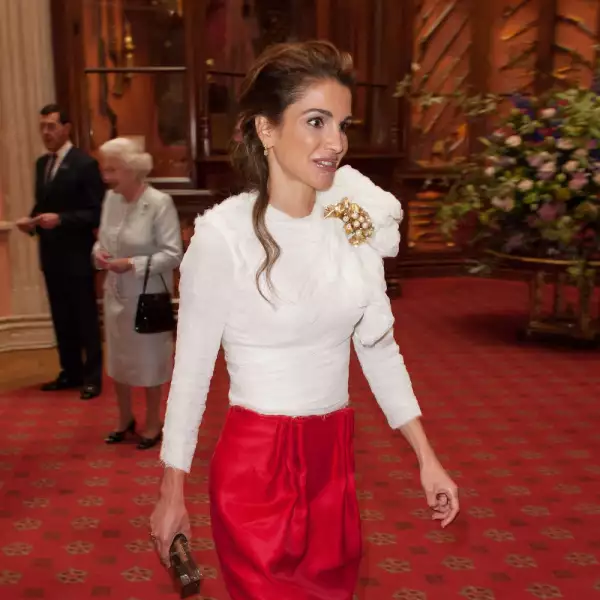 Queen Elizabeth II Accompanied By The Duke Of Edinburgh Holds A Lunch For Sovereign Monarchs