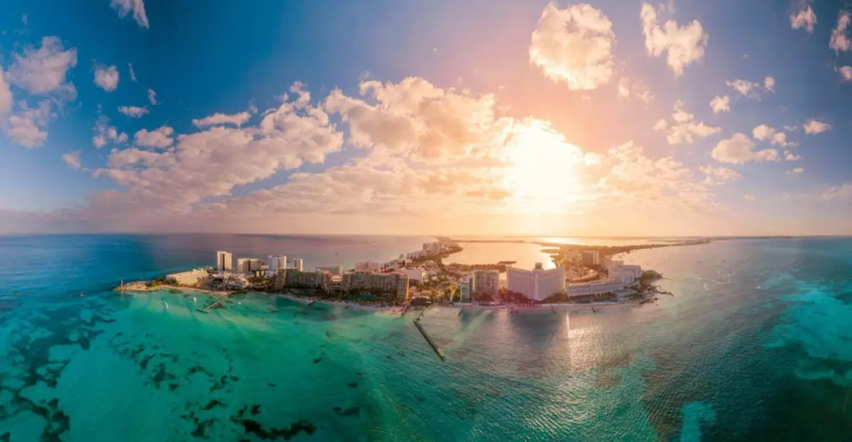 Cumbre WTTC Cancún 1.jpg