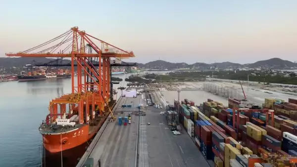 Contecon-Manzanillo-gruas-puerto