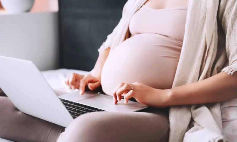 La maternidad no es un obstáculo para mujeres, pero las empresas lo pueden ser