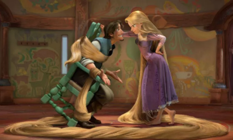 Mandy Moore y Zachary Levi, quienes realizaron las voces de los personajes principales en la versión en inglés, retomarán sus papeles para la serie. (Foto: Walt Disney Pictures/ Cortesía)