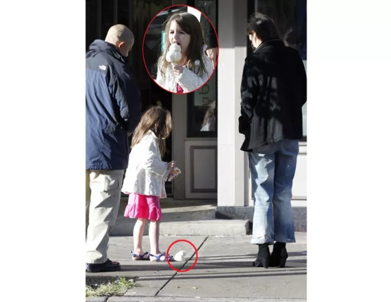 La pequeña hija de Tom Cruise y Katie Holmes lloró inconsolablemente por su helado.
