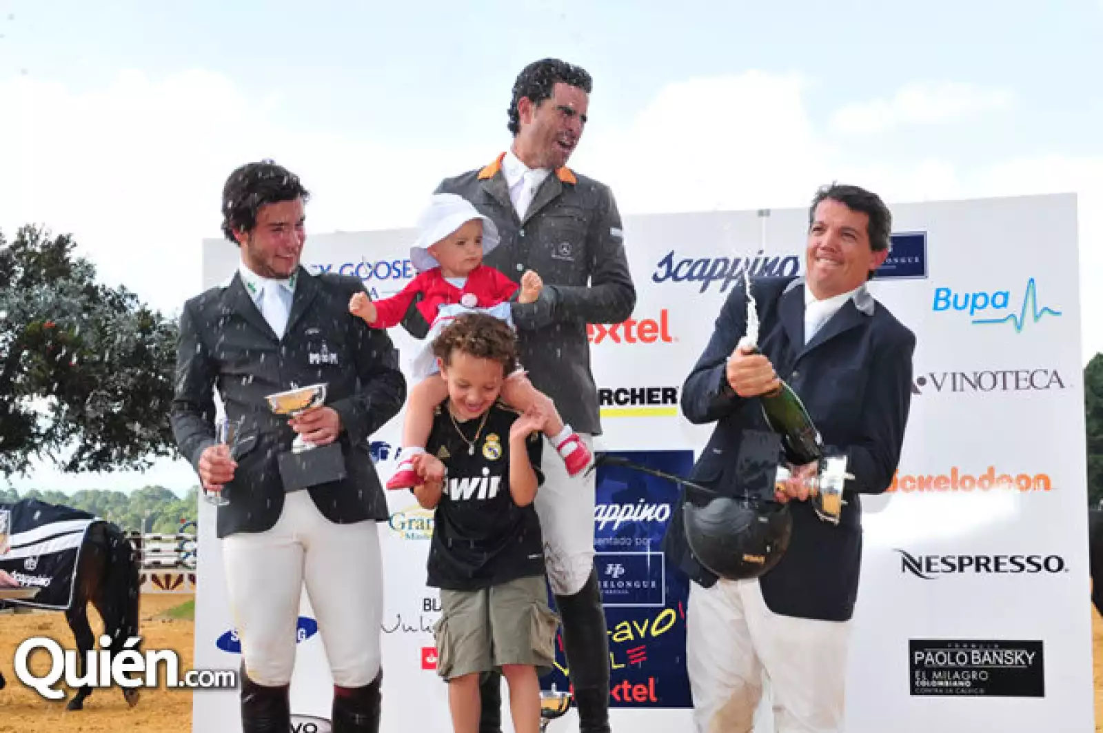 Antonio Chedraui,Macarena,Nicolás y Nicolás Pizarro con Manuel Rodríguez