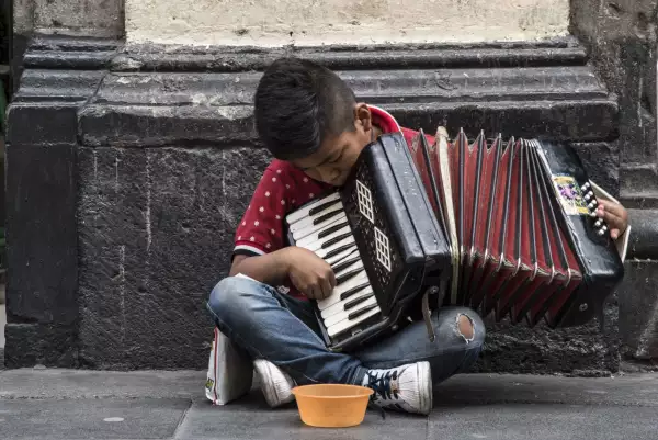 Niñez en México, entre rezago y violencia