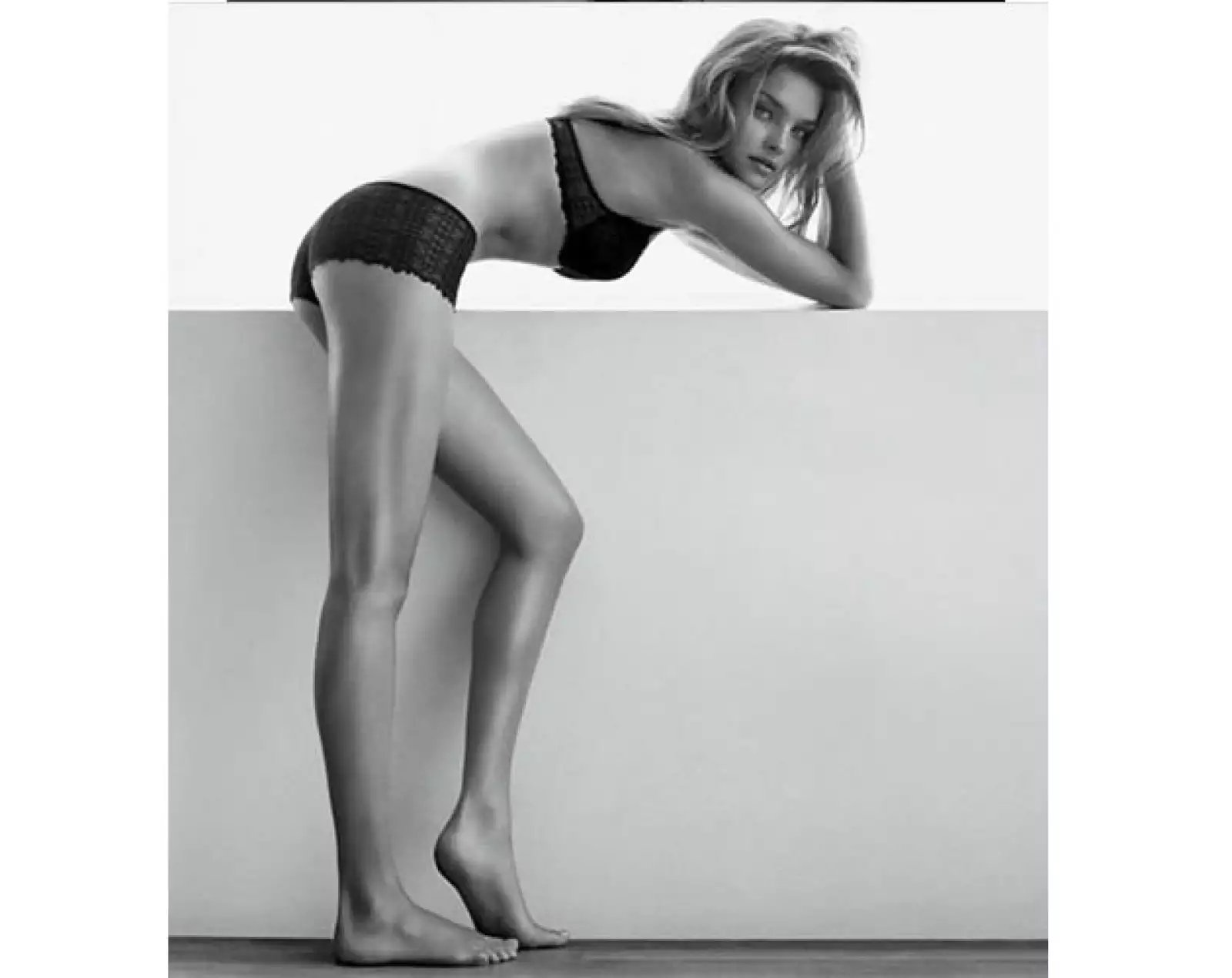 Esta modelo es una de las favoritas de la marca. La hemos visto posar con todo tipo de prendas y la verdad siempre luce espectacular.