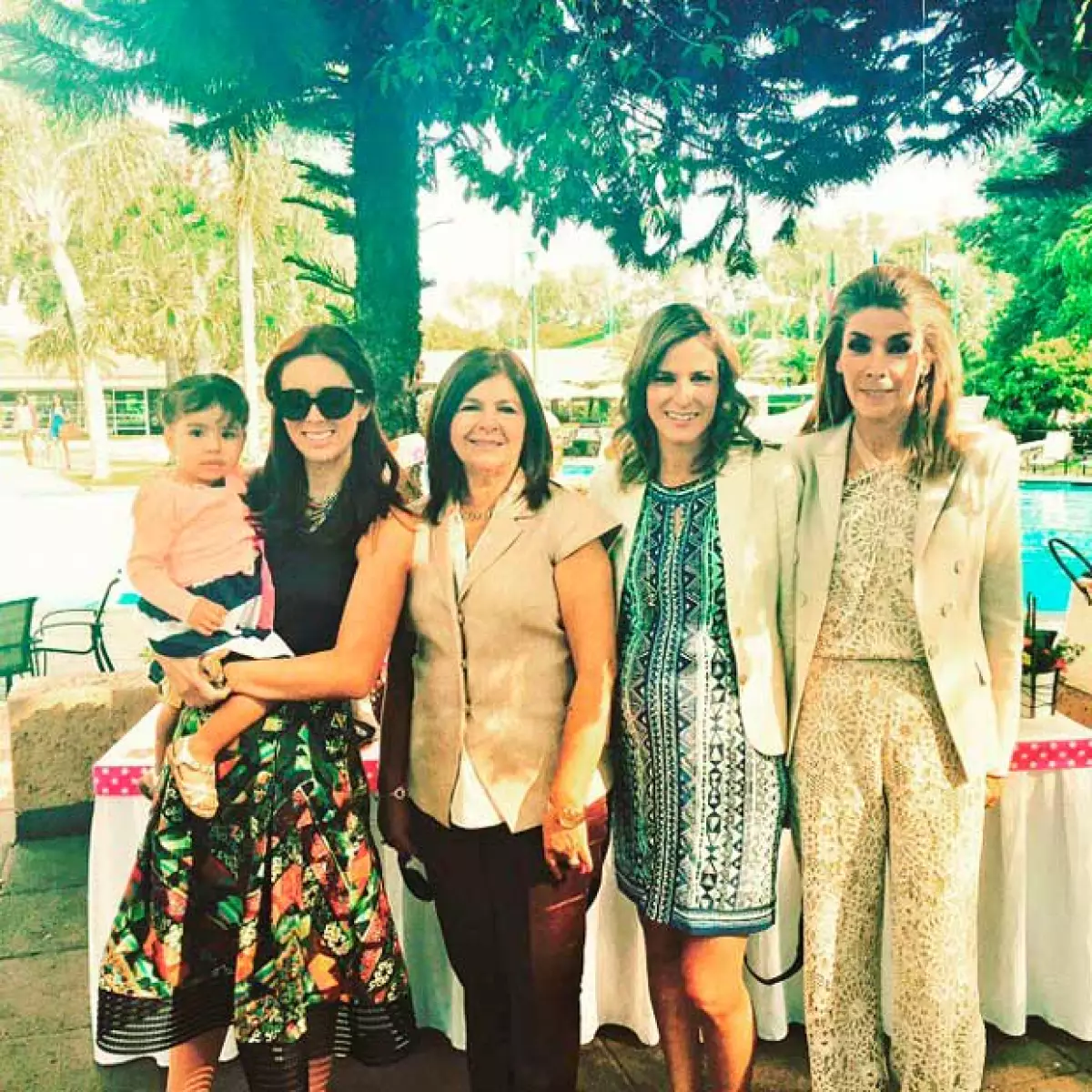 Jacqueline Van-Hoorde fue una de las encargadas de ayudar para la realización del evento, el cual reunió no solo a la familia, sino también a las amigas cercanas.