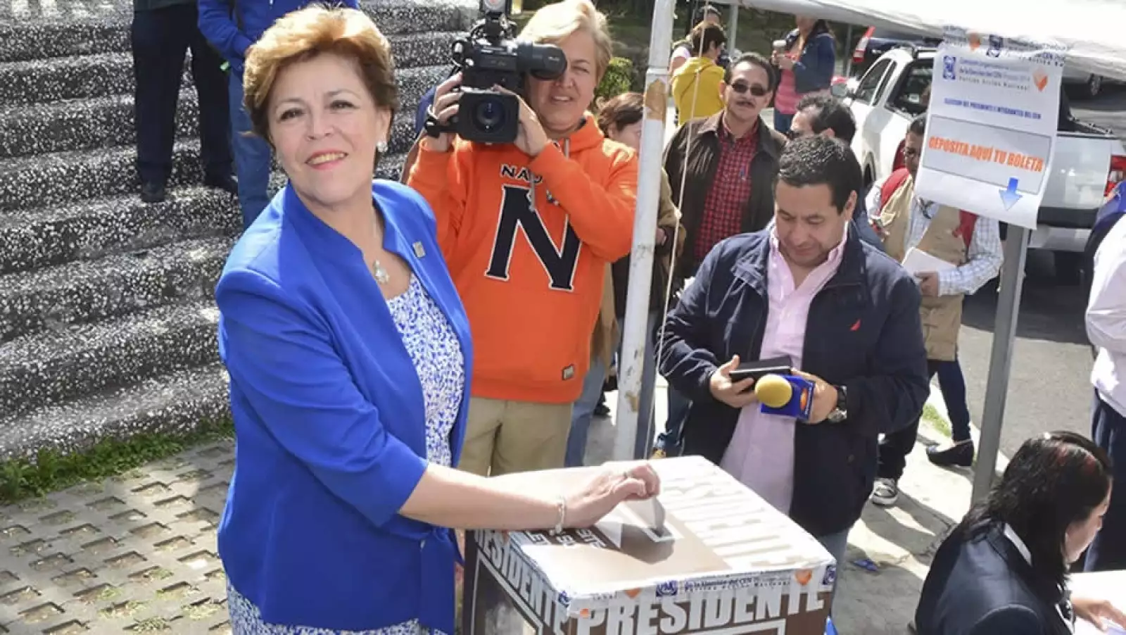 Cecilia Romero PAN votando