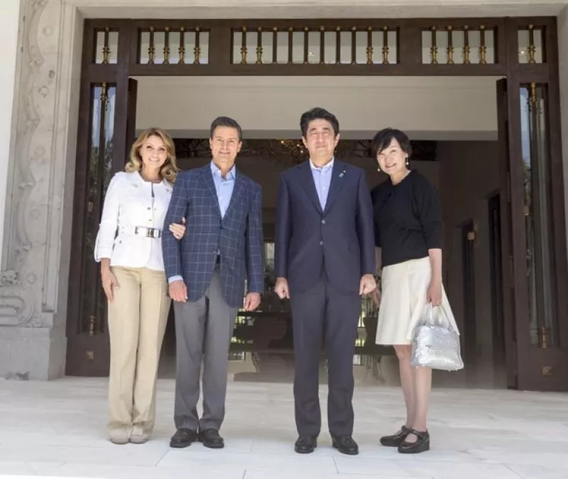 Este fin de semana, durante la visita oficial del primer ministro de Japón, Shinzo Abe, y su esposa Akie Abe, la primera dama lució un tono rubio en el pelo.