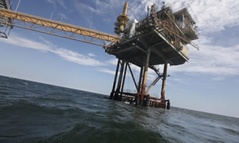 Los operadores dijeron que el plan de cobertura motivó un descenso de los contratos del crudo Brent. (Foto: AP)