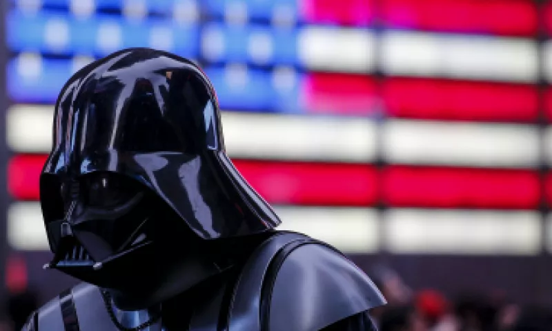 El éxito de la cinta de Lucasfilm ayudó a Disney a casi duplicar su utilidad operativa. (Foto: Reuters)