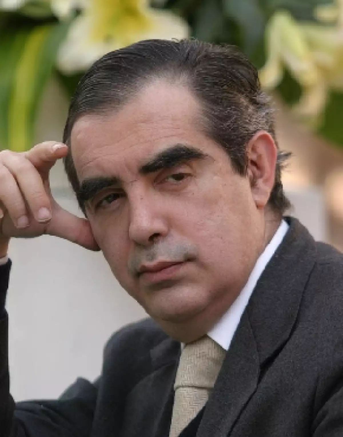 El Consejo Nacional para la Cultura y las Artes (Conaculta) confirmó la muerte este domingo del historiador, víctima de una hemorragia interna.