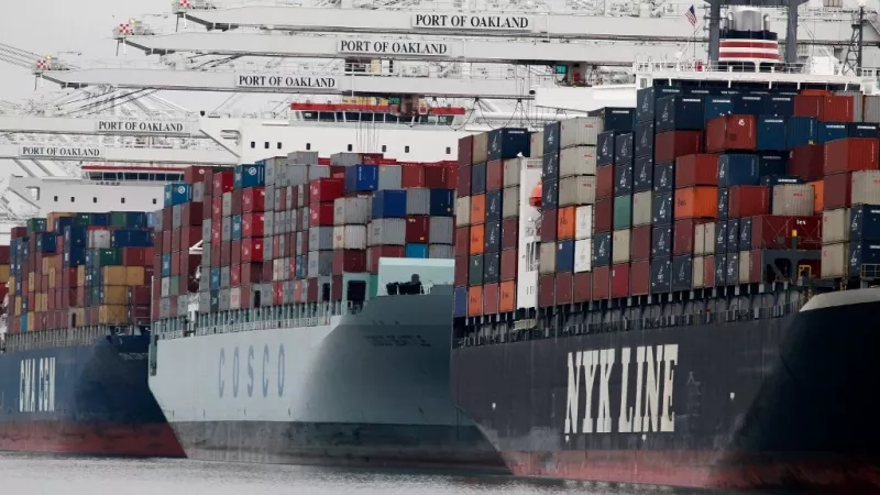 El déficit comercial de EU se reduce en junio