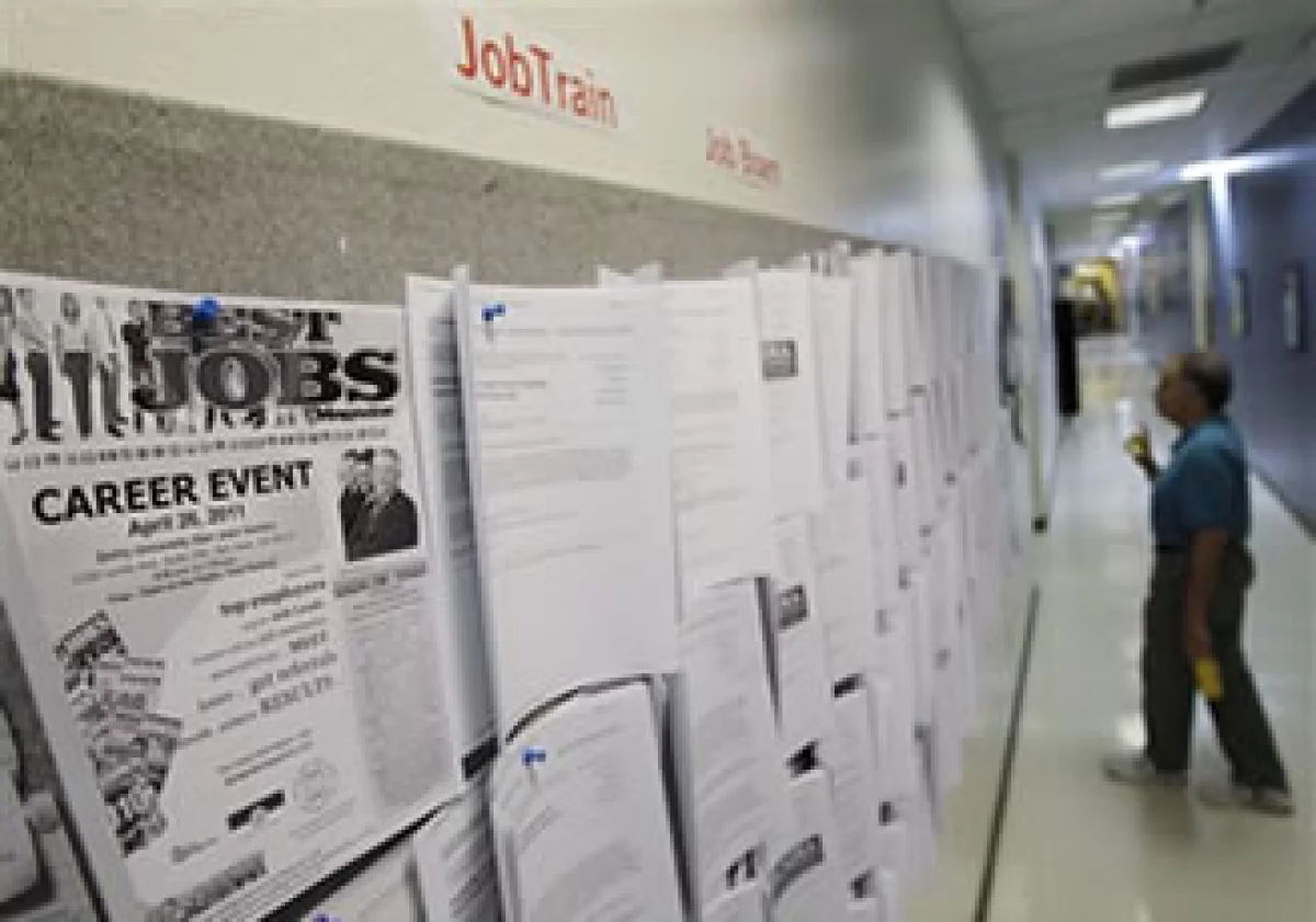 Economistas esperaban que las solicitudes del beneficio bajaran a 410,000 desde 429,000. (Foto: AP)
