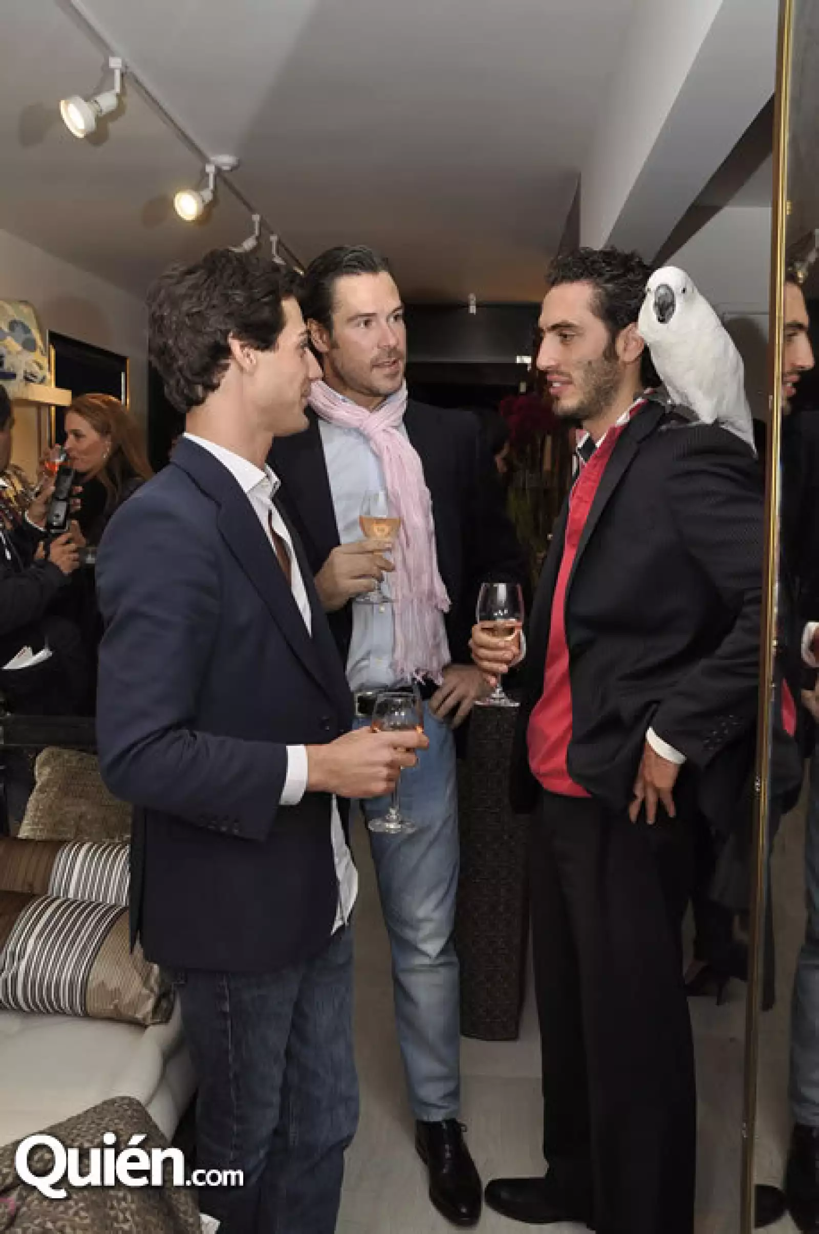 Guillermo Cifuentes,José Luis de Federico y Diego Bringas con Sari