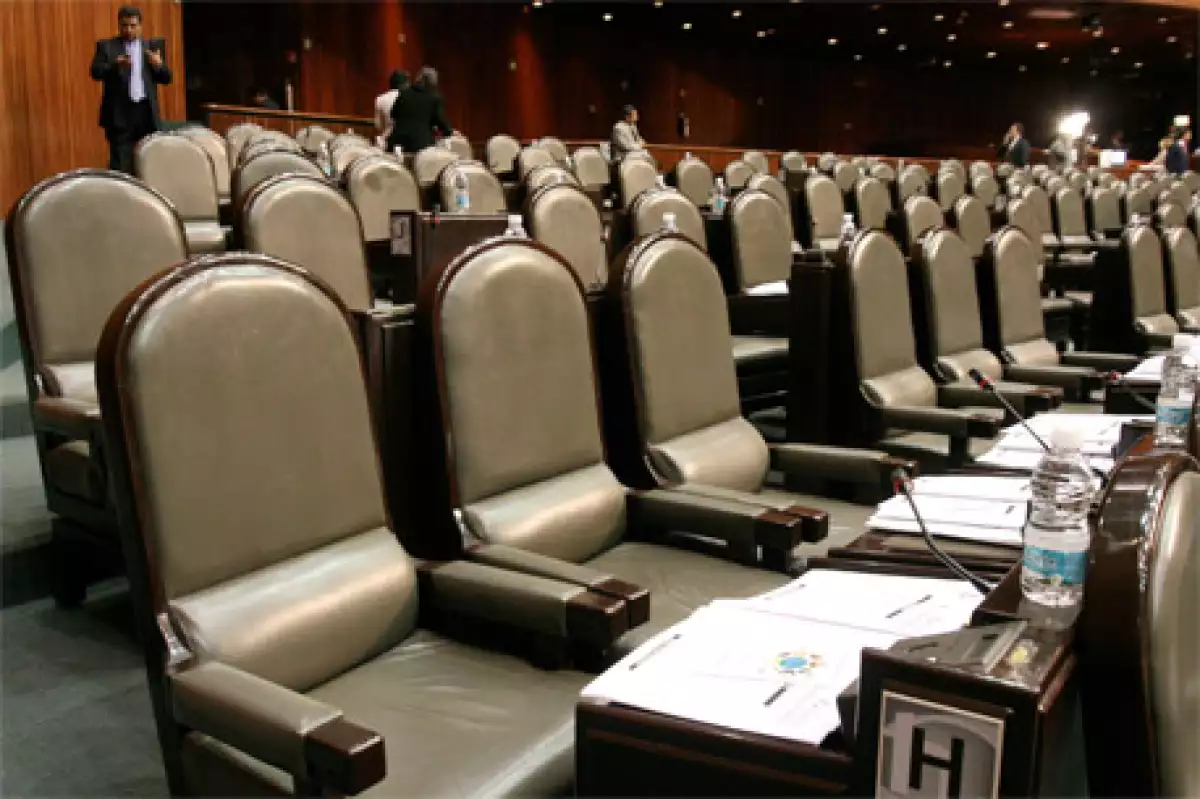 regresan diputados.jpeg