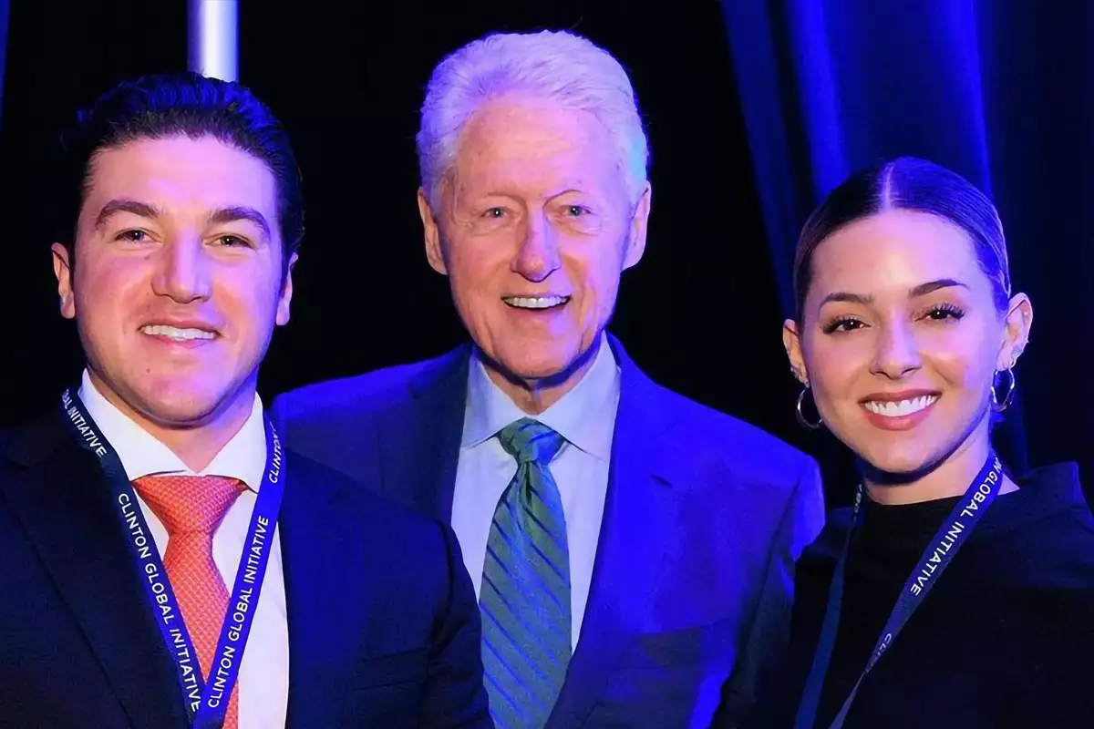 Samuel García y Mariana Rodríguez en la Clinton Global Initiative con Bill Clinton