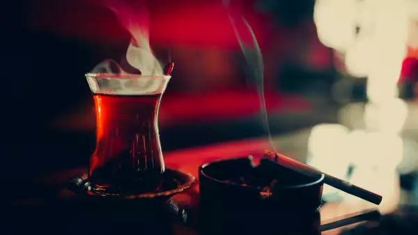 té y cigarro