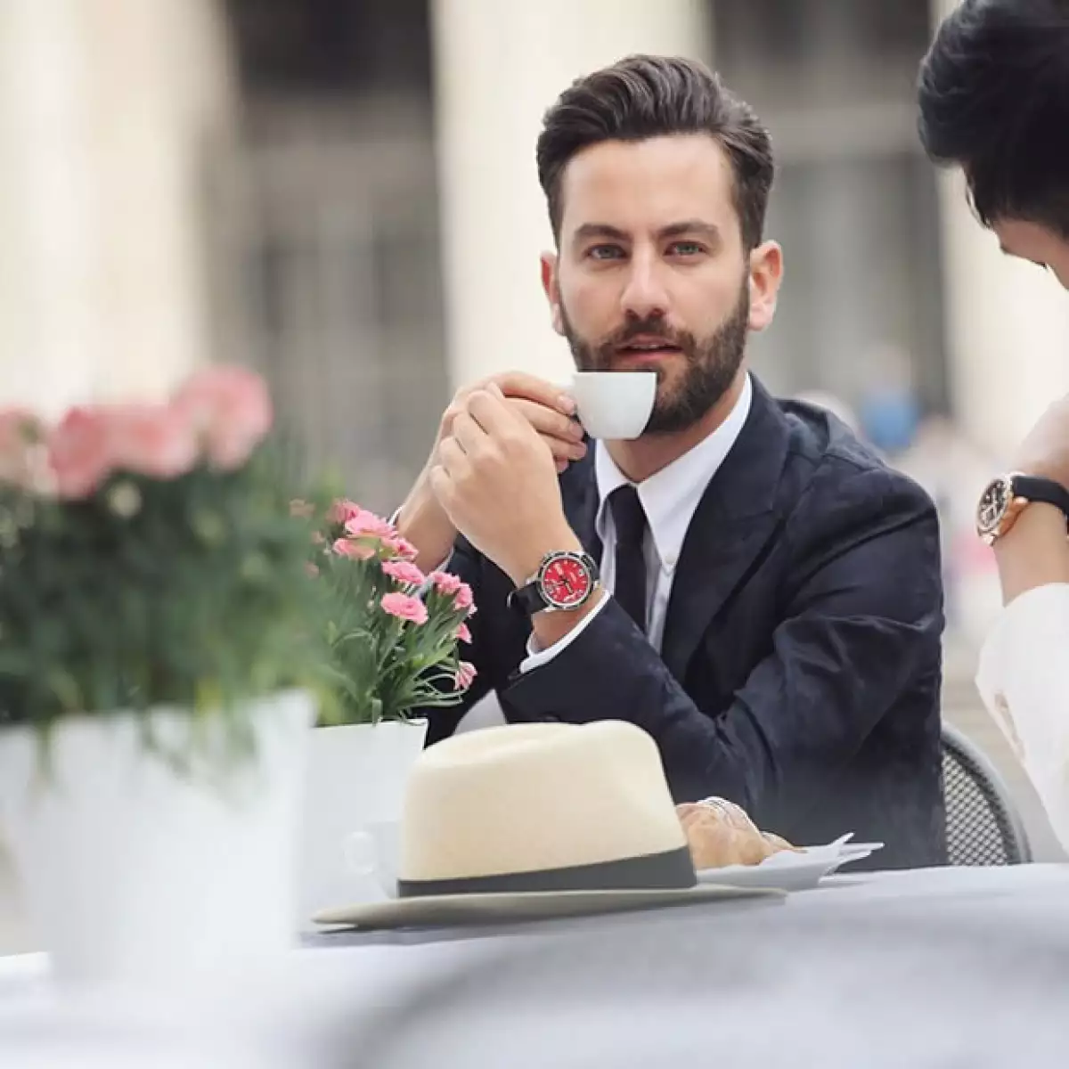 Tenemos que admitirlo, los hombres con buen estilo nos enamoran. Por esa razón, te presentamos 5 bloggeros que te dejarán boquiabierta.