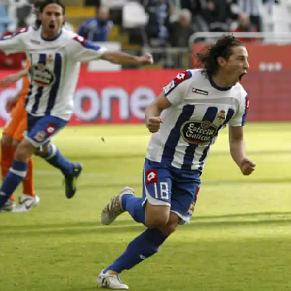 Andrés Guardado se ha ganado un lugar en el Deportivo La Coruña; su técnico, Miguel Ángel Lotina, desea tener más jugadores como él