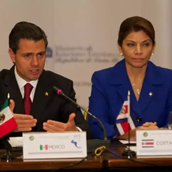 En el marco de su gira por este país latinoamericano, el 20 de febrero el presidente participó en la Reunión Extraordinaria de Jefes de Estado y de Gobierno del Sistema de la Integración Centroamericana (SICA) y México.