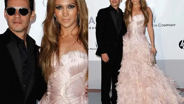 Jennifer Lopez llegó con un hermoso vestido rosa, creación de Roberto Cavalli.
