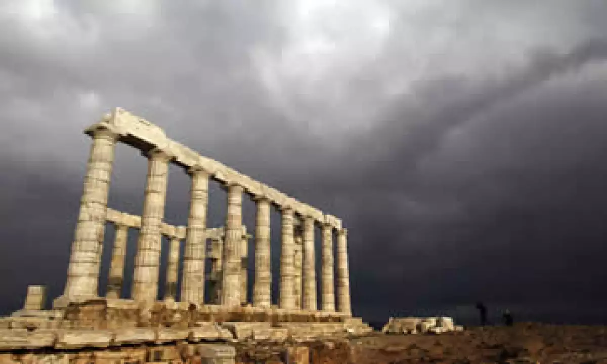 Como miembro de la zona euro, Grecia no puede devaluar su moneda para restaurar su competitividad e impulsar las exportaciones. (Foto: AP)