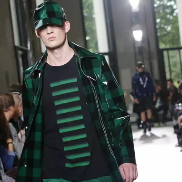 Dior Homme, Saint Laurent, Lanvin, Francesco Smalto, Issey Miyake Men y Walter Van Beirendonck, entre otras, tomaron la pasarela.