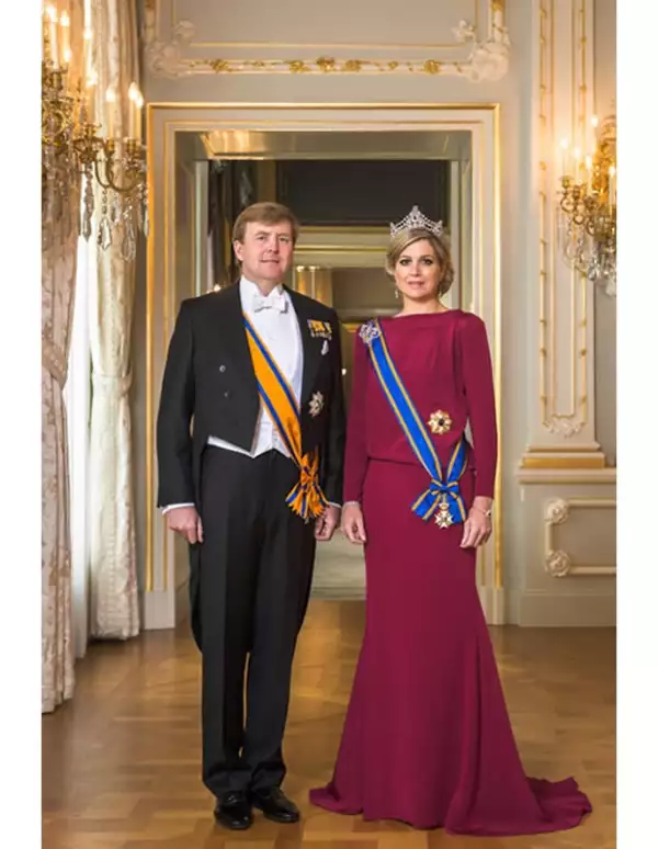 Así lucen Guillermo y Máxima como Reyes de Holanda.