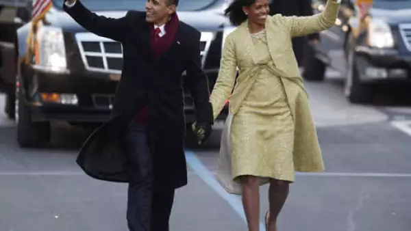 El presidente Barack Obama y su esposa Michelle caminaron por la Avenida Pennsylvania en el tradicional desfile inaugural.